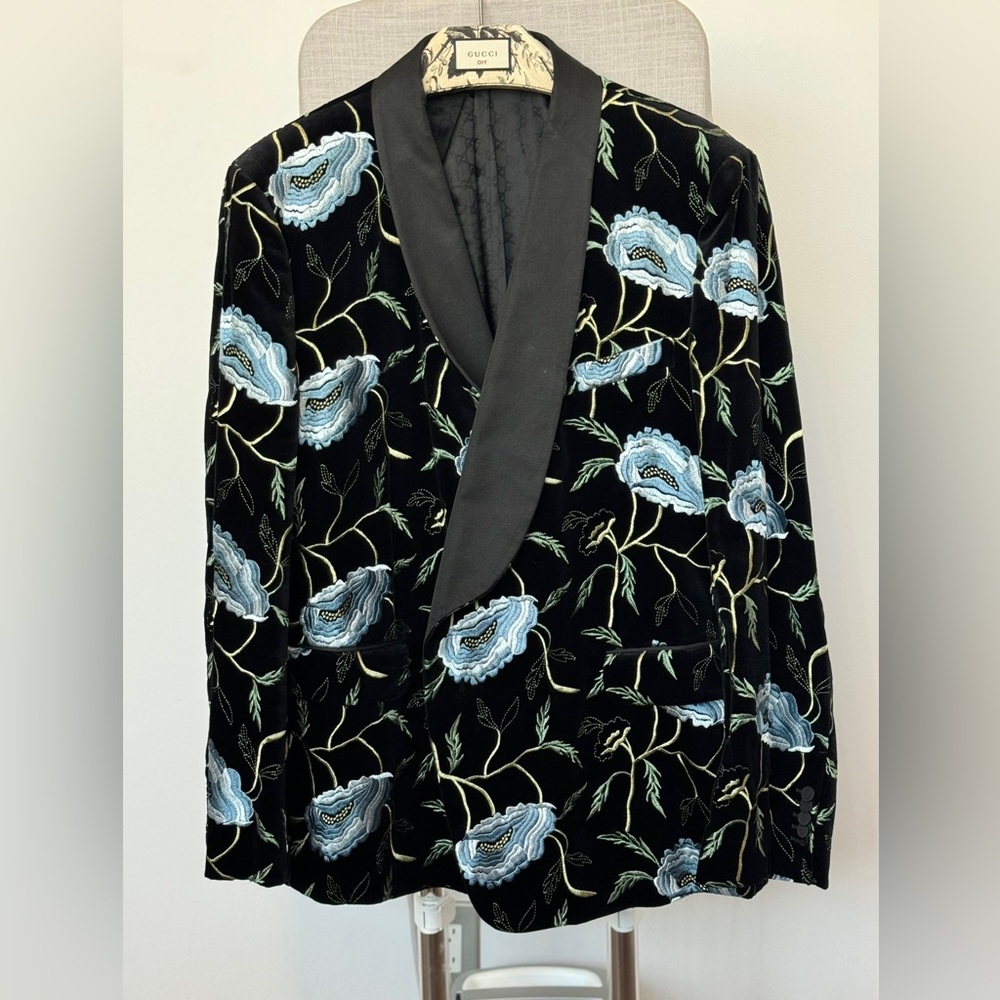 Gucci Custom Tailored Blazer – A Statement of Refined Elegance | DIY